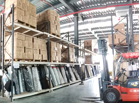 {振揚實業是拖鞋廠家、拖鞋加工(gōng)廠、拖鞋代工(gōng)廠、高端拖鞋定制、人字拖加工(gōng)廠、定制拖鞋工(gōng)廠、品牌拖鞋代工(gōng)廠、涼鞋代工(gōng)廠、沙灘拖鞋廠家、涼鞋廠家，40多(duō)年沉澱，精(jīng)益求精(jīng)。}